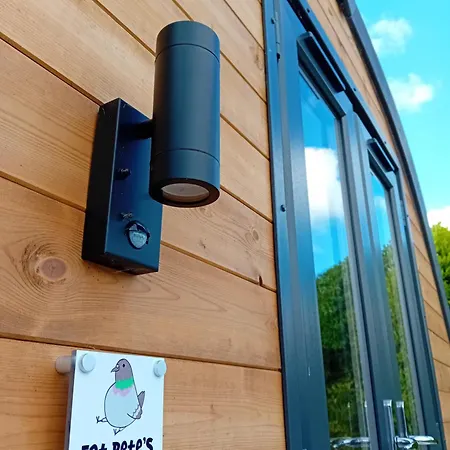 Fat Pete'S Pod Hotel Norwich Exterior photo