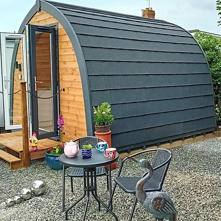 Fat Pete'S Pod Hotel Norwich Exterior photo
